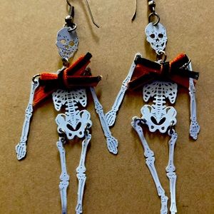 Cute vintage skeleton earrings
